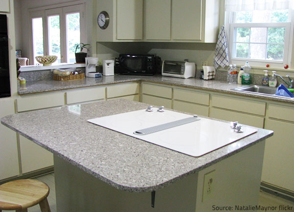 White granite countertops ar enot only beautiful, but also very practical.