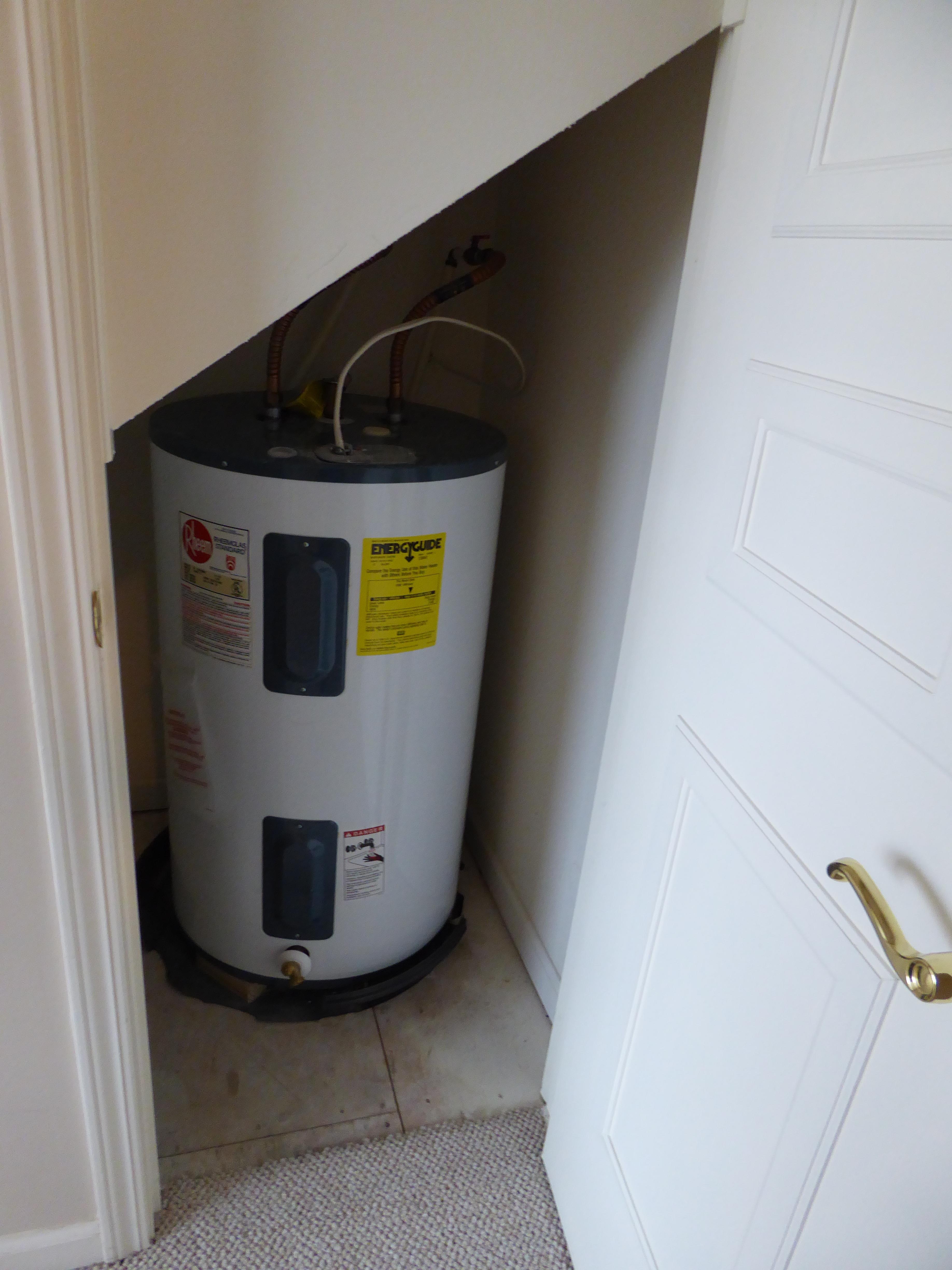 Steps to Take If Your Water Heater Breaks - Water Damage Cleanup Tips