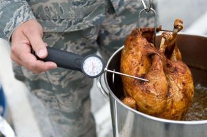 Measure-Temperature-of-Turkey-Before-Removing-from-Oil