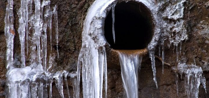 Frozen-Pipes-Water-Damage-Restoration