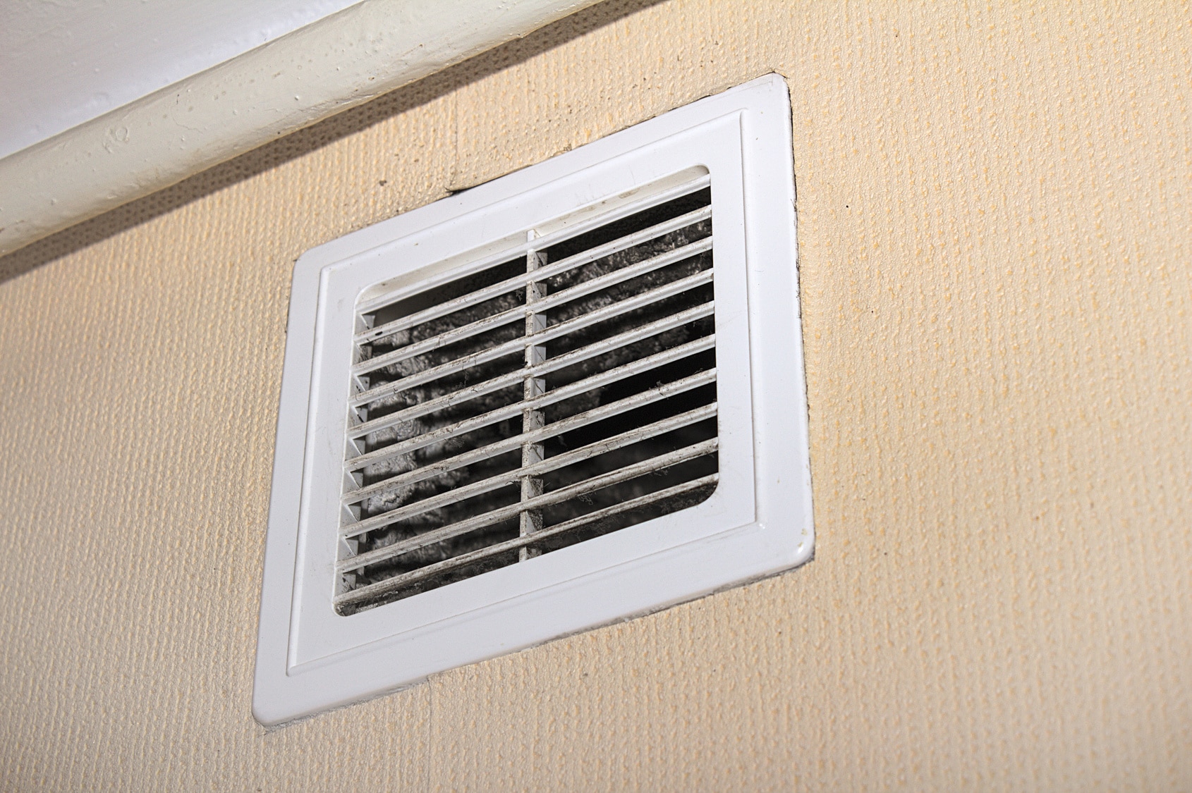 How to Avoid Air Duct Cleaning Scams | RestorationMaster