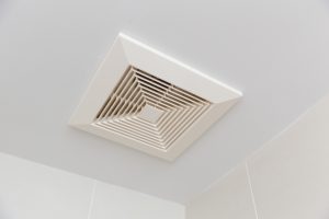 bathroom ceiling fan to help prevent mold