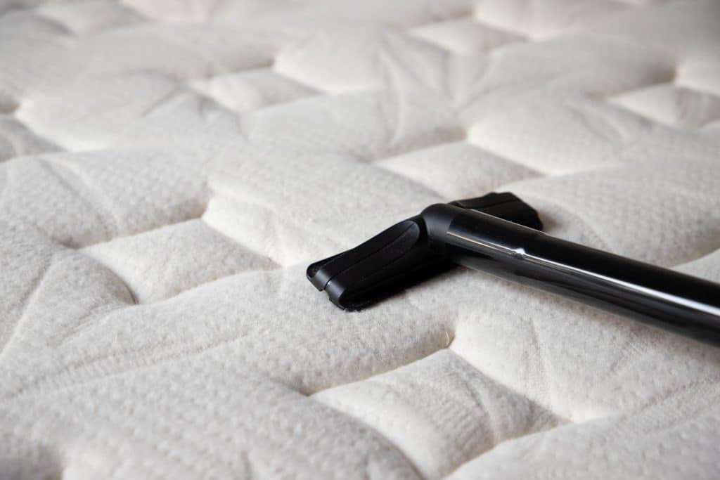 cleaning mattress by vacuum cleaner